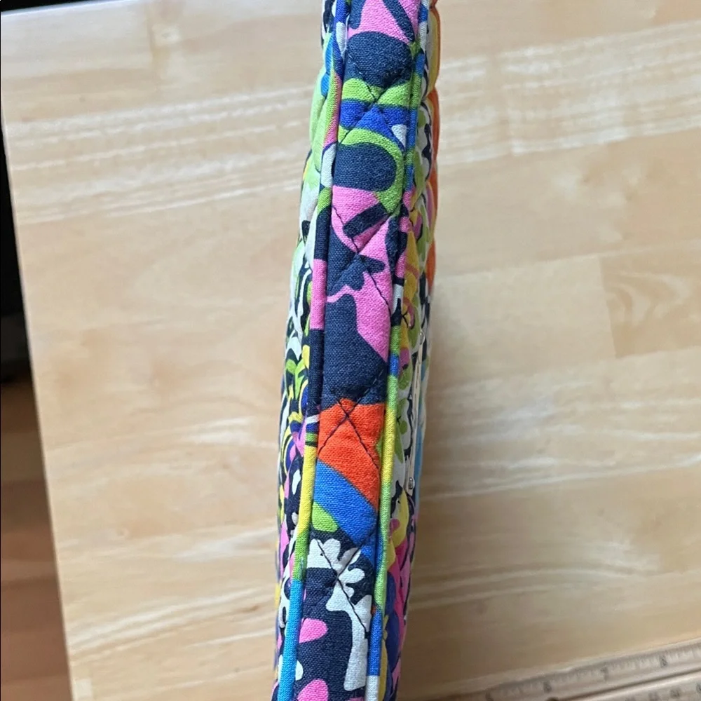 Vera Bradley Quilted Tablet Sleeve in Bright Retired “Rio” pattern - Picture 5 of 7